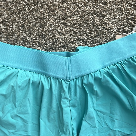 NWT POPFLEX On The Run Ruffle Shorts S in color “Oasis” - Picture 4 of 14